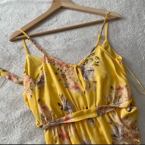 Francesca’s Mi Ami Yellow Floral Print Sundress - Picture 6 of 10
